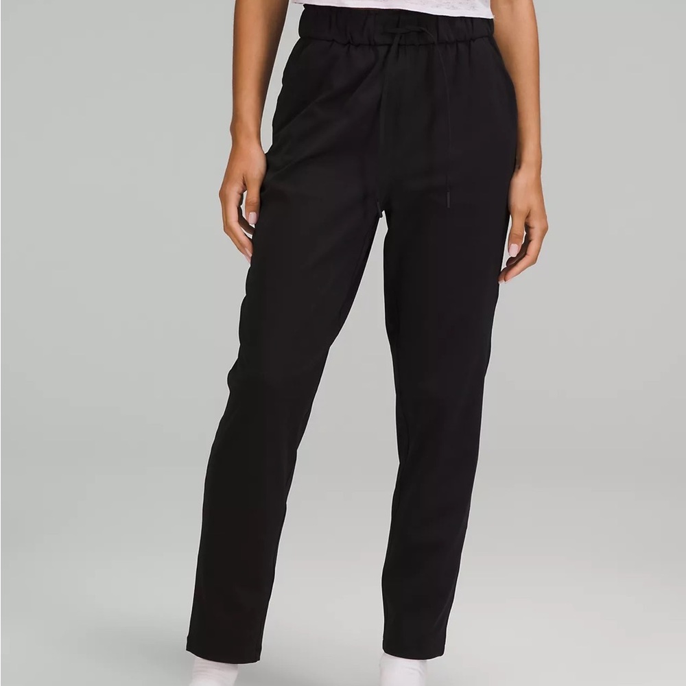 LuLulemon 7/8 straight leg joggers